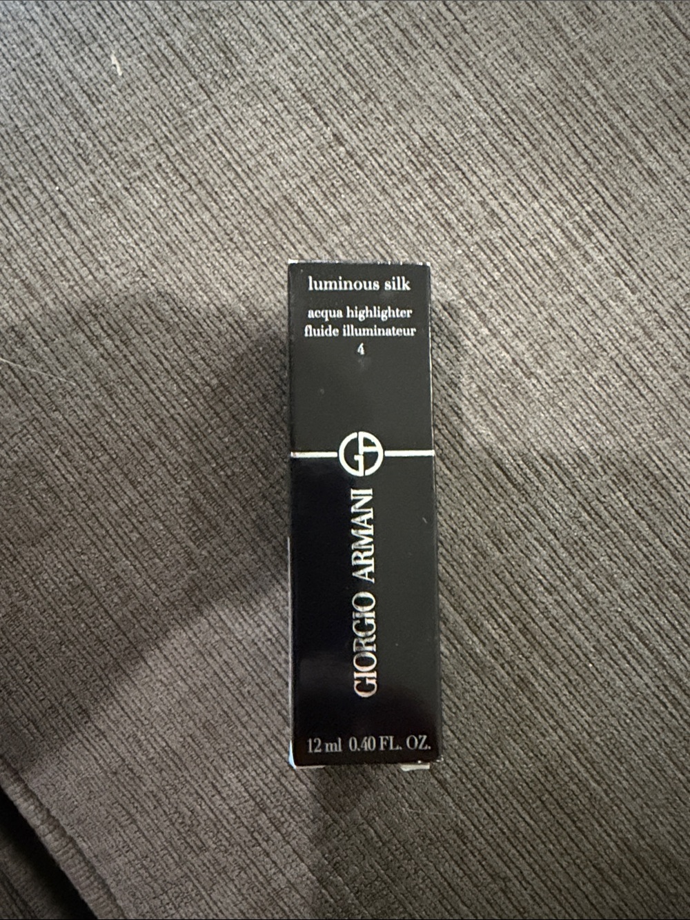 Giorgio Armani Luminous Silk Acqua Highlighter 4 - Black
